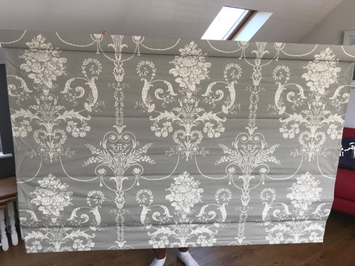 Roman blind