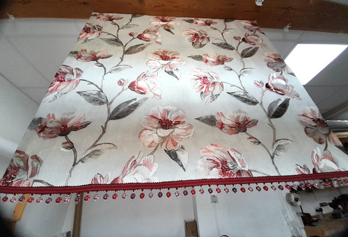 Floral embroidered roman - , blind